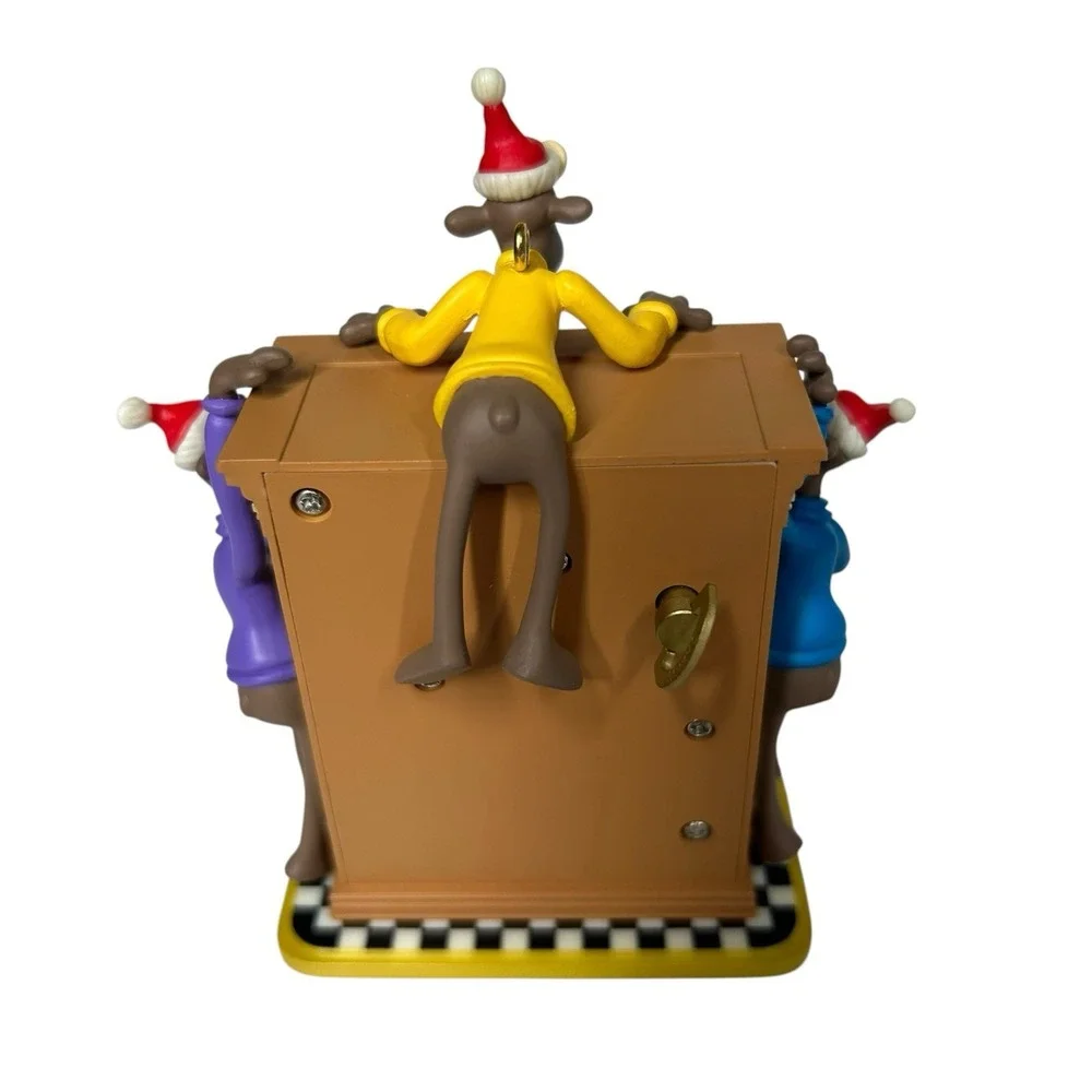 Vtg Hallmark Keepsake Ornament Kris and the Kringles Wind Up Music & Moves 2004
